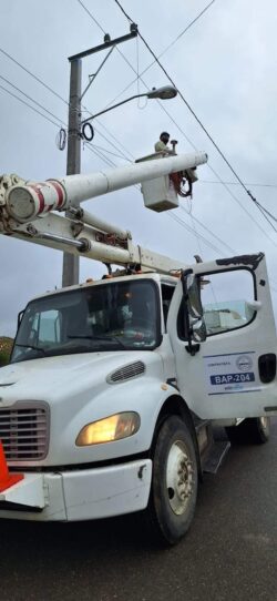 ALUMBRA E ISTALACION DE LAMPARAS BOMBILLAS Y FOTOCELDAS.