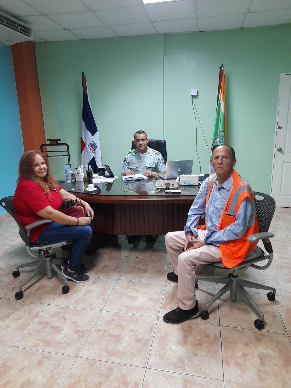 DEPARTAMENTO DE TRÁNSITO BUSCANDO SOLUCIONES