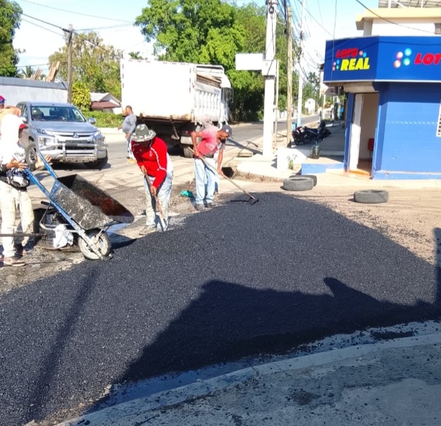 OPERATIVO DE BACHEO EN LOS DÍAZ MUNICIPIO DE PUÑAL