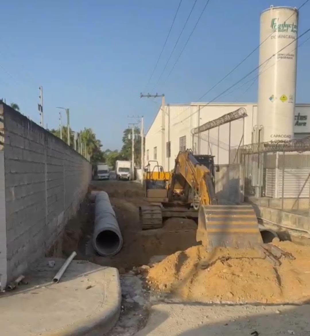 DANDO SEGUIMIENTO A LOS TRABAJOS CALLE CEMENTERIO MUNICIPAL