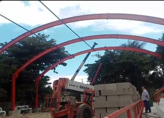 29 JUNIO, ALCALDE SUPERVISA OBRA TECHADO CLUB LOURDES PUÑAL